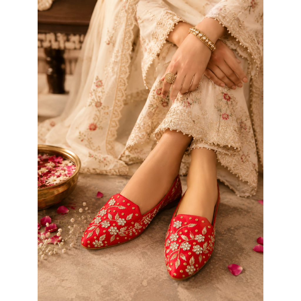 Gulnaar Heritage Juttis - Image 2