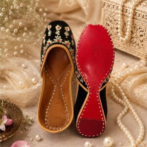 Noor-E-Zareen Velvet Juttis